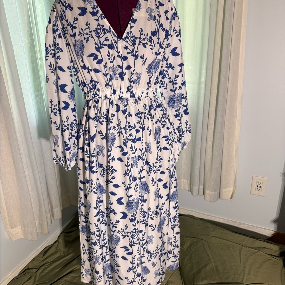 Goodnight Macaroon Blue Floral Dress